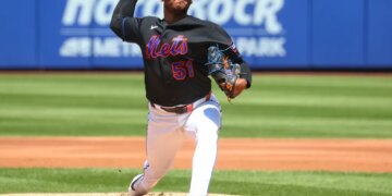 New York Mets pitcher Freddy Peralta (51) pitching in the first inning against the Los Angeles Dodgers.