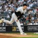 Yankees pitcher Ryan Yarbrough (33) delivers the ball during the first inning against the Los Angeles Dodgers.