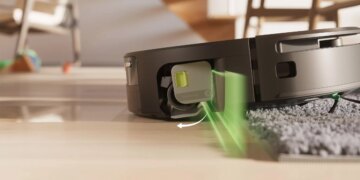The Roomba 775 has a retractable mop cover.